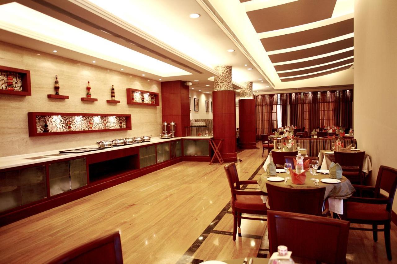 古尔冈 Dlf Club 3酒店 外观 照片