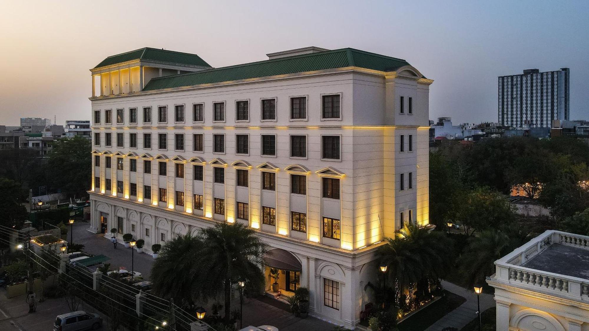 古尔冈 Dlf Club 3酒店 外观 照片